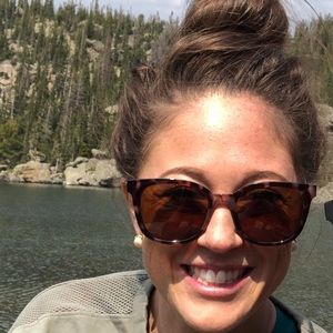 Meet your Posher, Laura